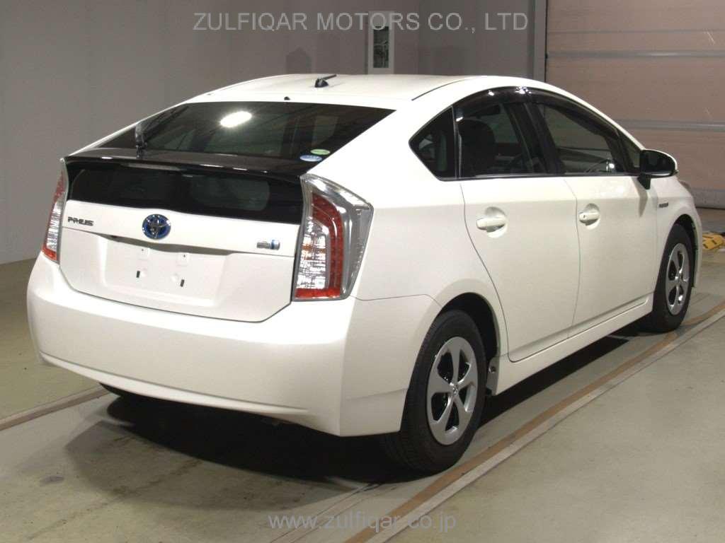 TOYOTA PRIUS 2014 Image 2