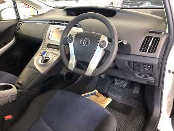 TOYOTA PRIUS 2014 Image 5