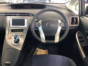 TOYOTA PRIUS 2014 Image 6