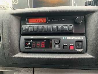 NISSAN NV350 CARAVAN 2015 Image 14