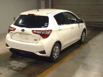 TOYOTA VITZ 2019 Image 2