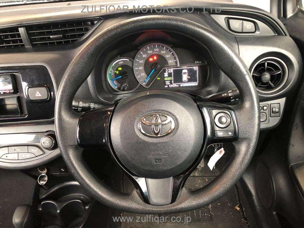 TOYOTA VITZ 2019 Image 6