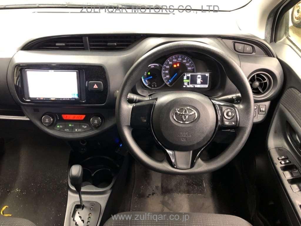 TOYOTA VITZ 2019 Image 6