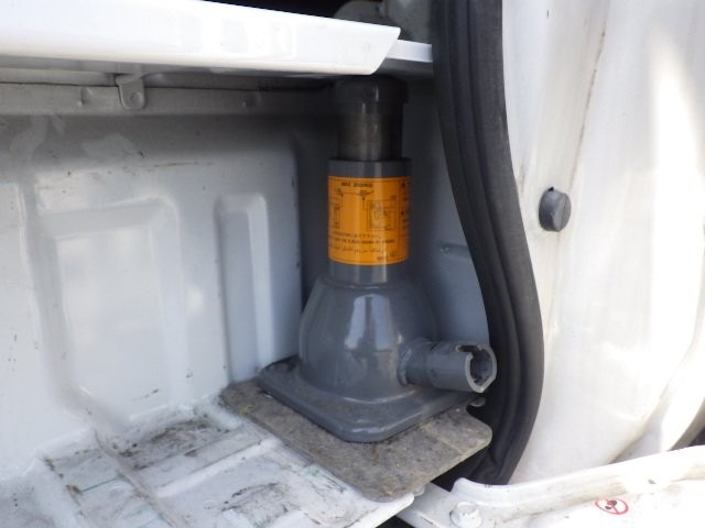 NISSAN NV350 CARAVAN 2019 Image 36