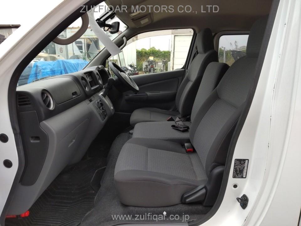 NISSAN NV350 CARAVAN 2019 Image 21