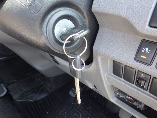 NISSAN NV350 CARAVAN 2019 Image 34