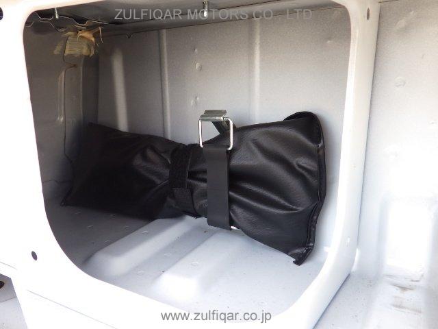 NISSAN NV350 CARAVAN 2019 Image 38