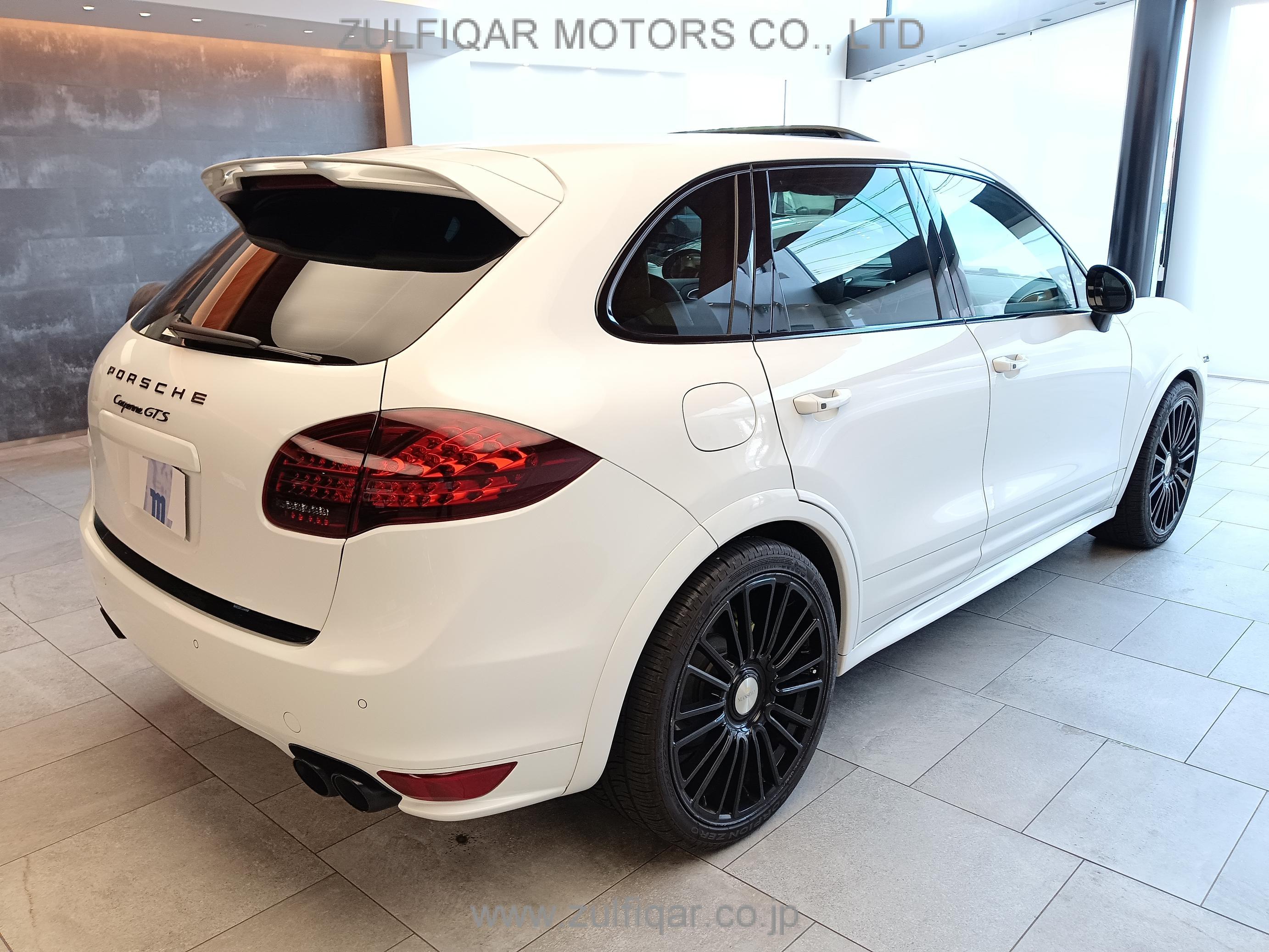 PORSCHE CAYENNE 2013 Image 2