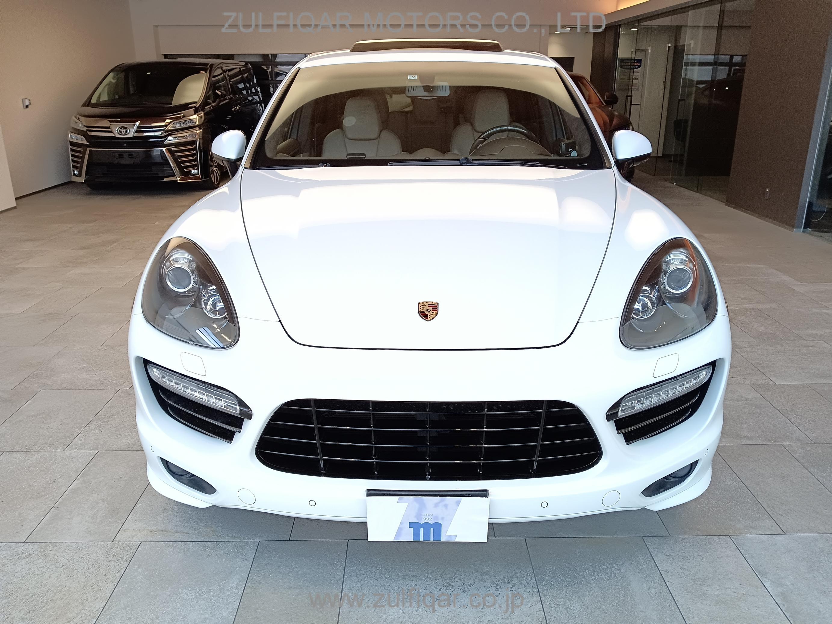 PORSCHE CAYENNE 2013 Image 3