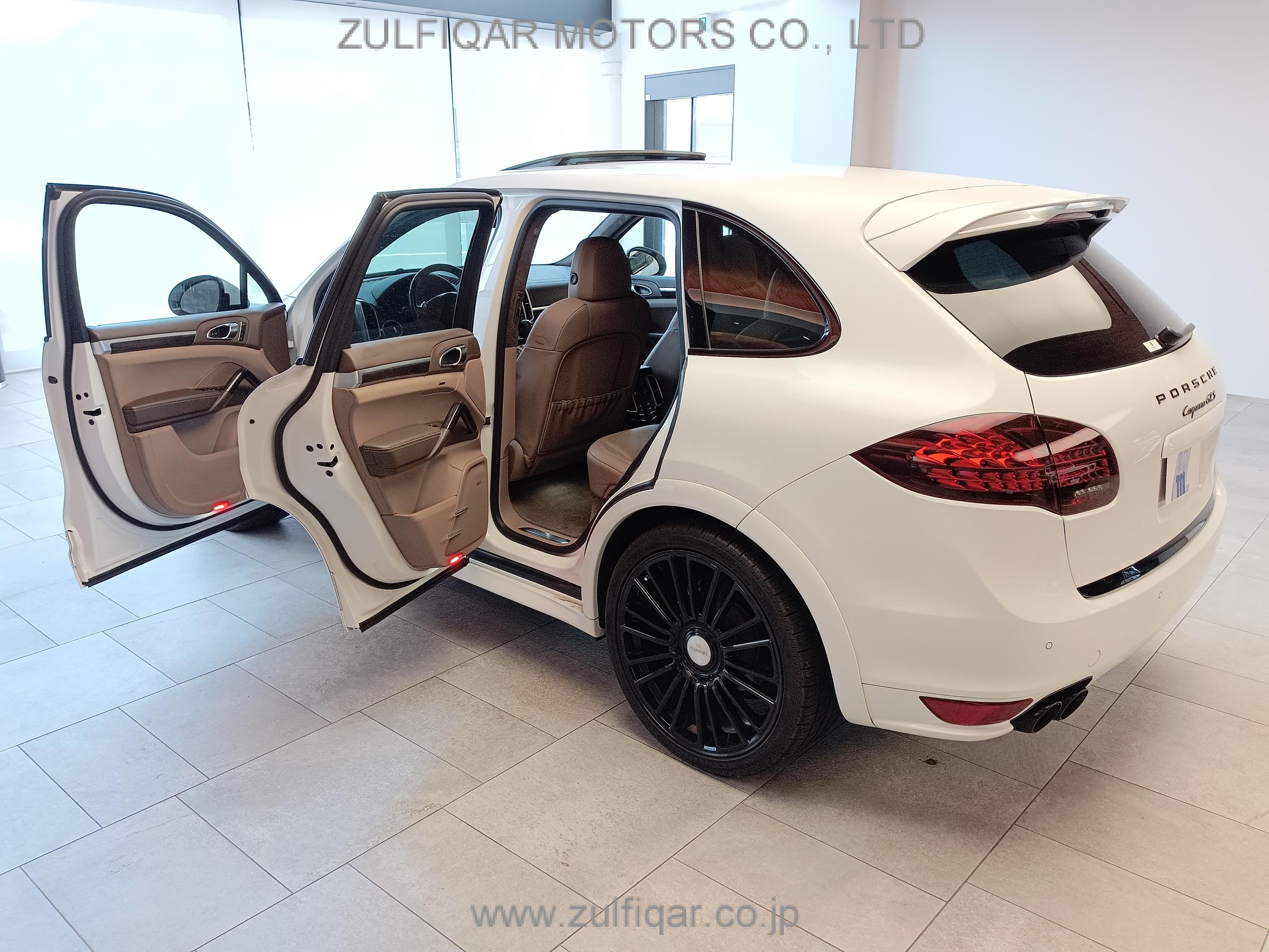 PORSCHE CAYENNE 2013 Image 26