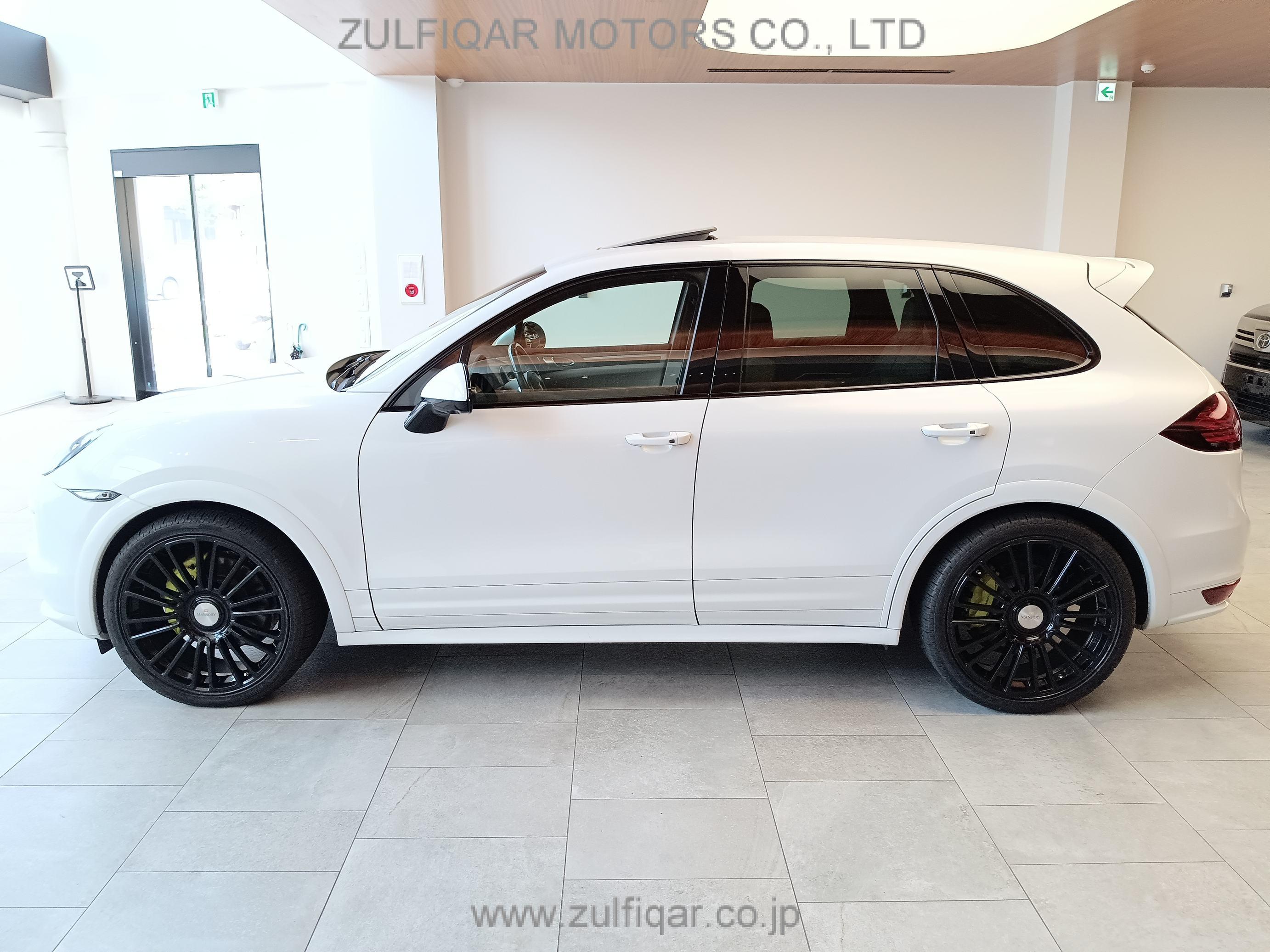 PORSCHE CAYENNE 2013 Image 29