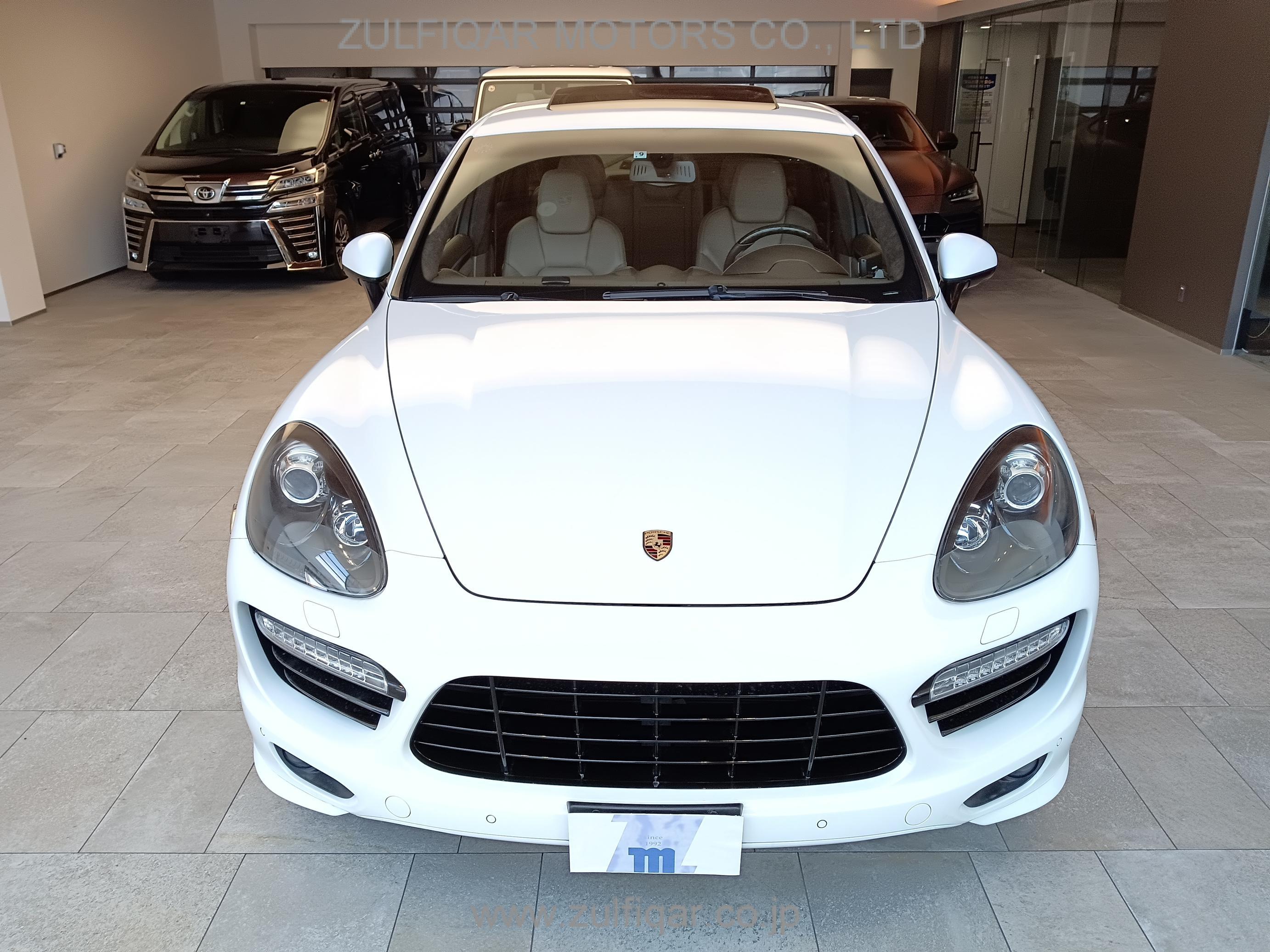 PORSCHE CAYENNE 2013 Image 4