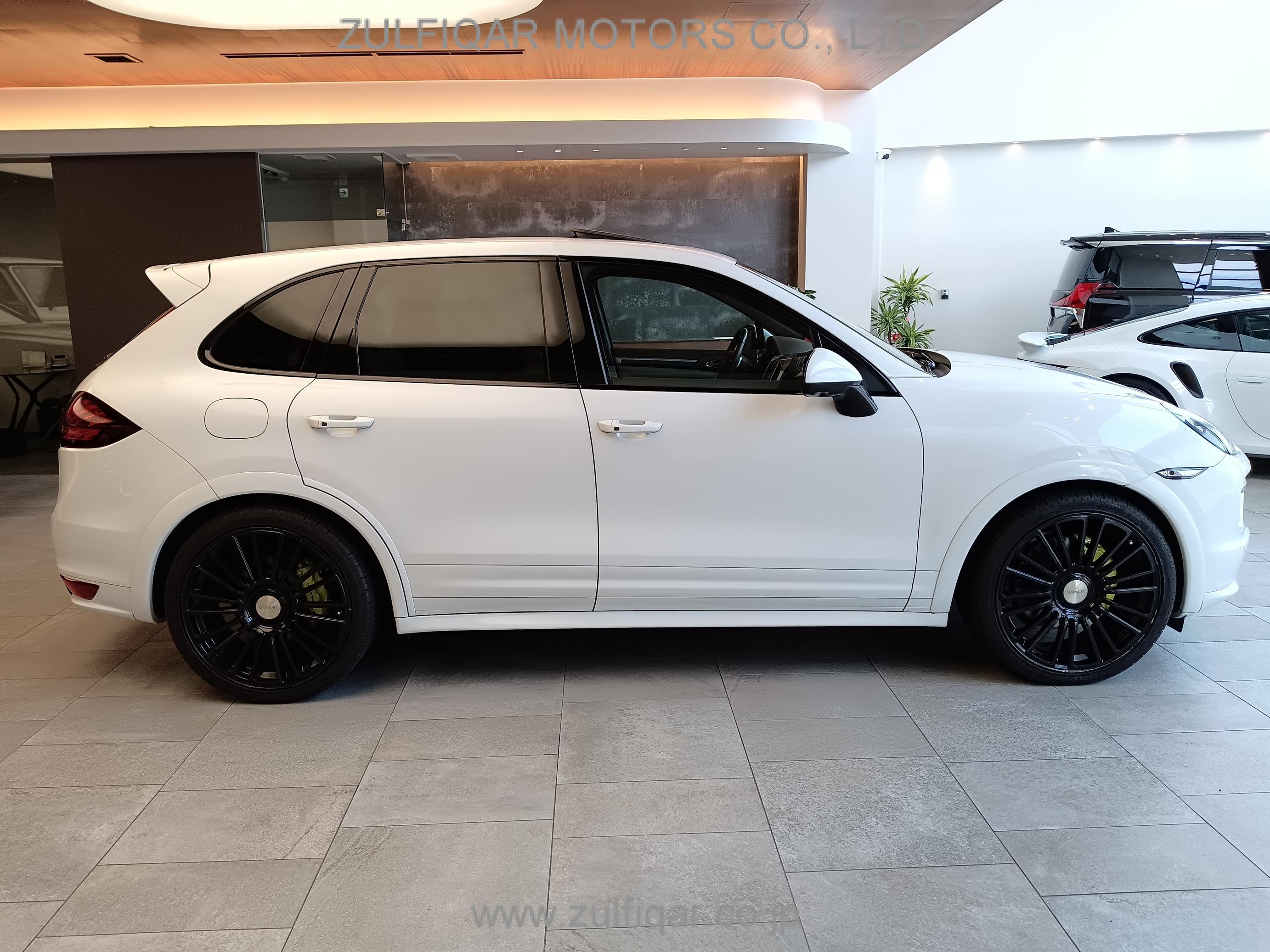 PORSCHE CAYENNE 2013 Image 7