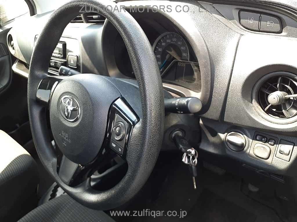 TOYOTA VITZ 2019 Image 7