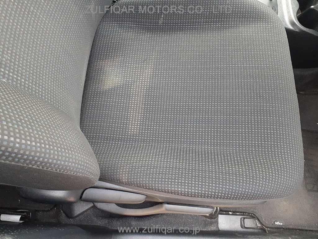 TOYOTA VITZ 2019 Image 8