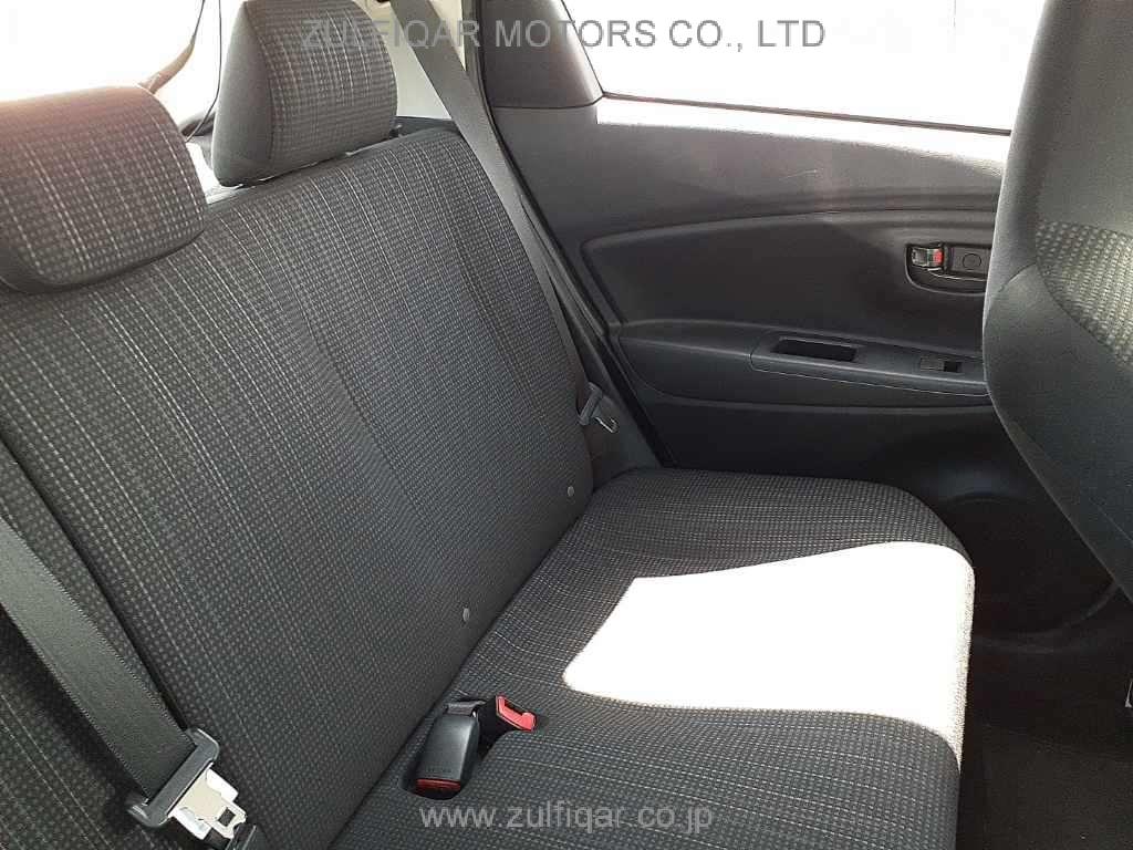 TOYOTA VITZ 2019 Image 9