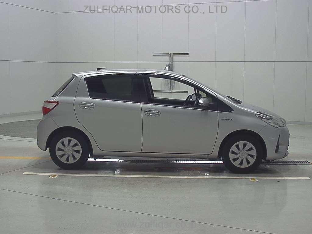 TOYOTA VITZ 2019 Image 3