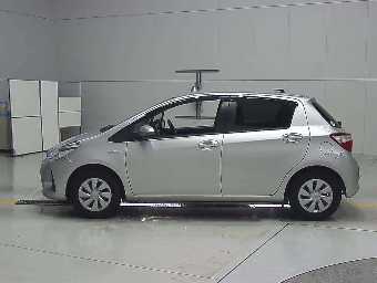 TOYOTA VITZ 2019 Image 4