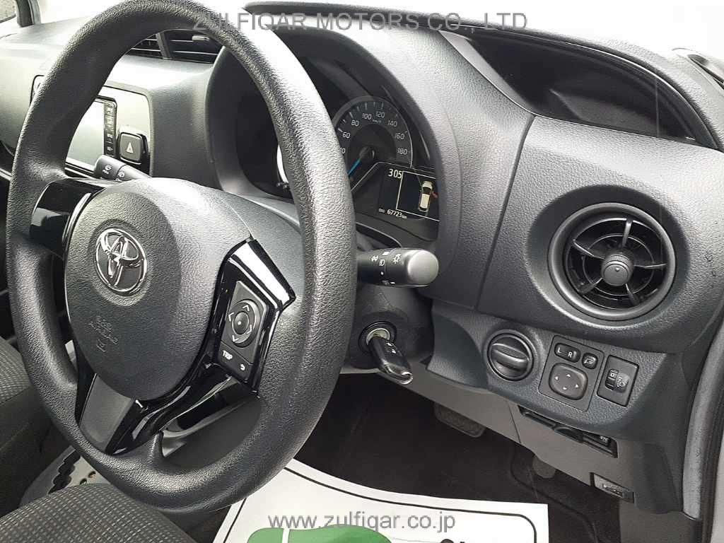 TOYOTA VITZ 2019 Image 7