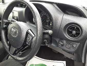 TOYOTA VITZ 2019 Image 7