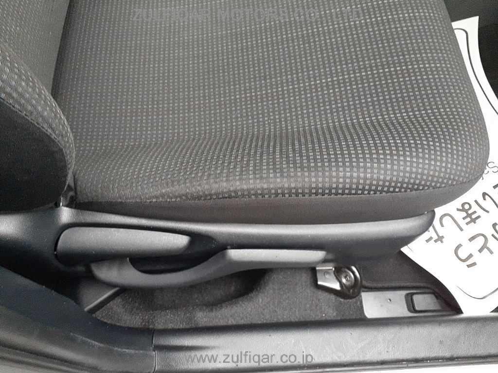 TOYOTA VITZ 2019 Image 8