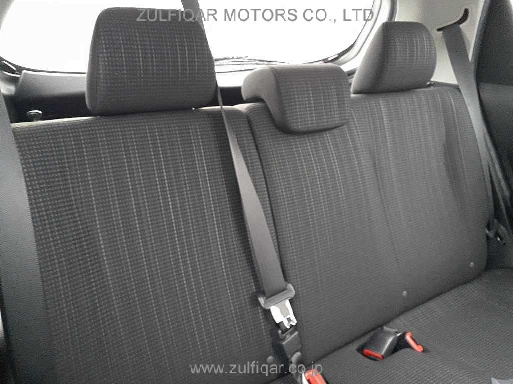 TOYOTA VITZ 2019 Image 9