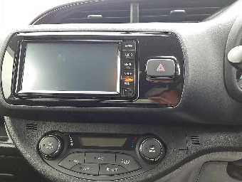 TOYOTA VITZ 2019 Image 10