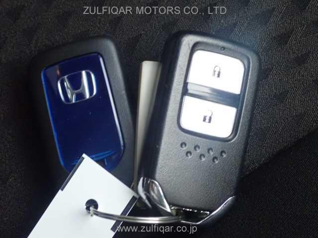 HONDA FIT HYBRID 2017 Image 9