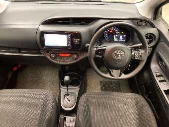 TOYOTA VITZ 2019 Image 6