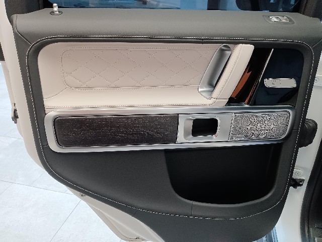 MERCEDES AMG G CLASS 2023 Image 39