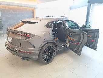 LAMBORGHINI URUS 2022 Image 12