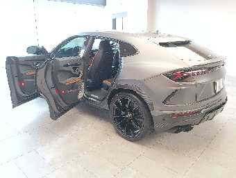 LAMBORGHINI URUS 2022 Image 19