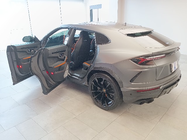 LAMBORGHINI URUS 2022 Image 26