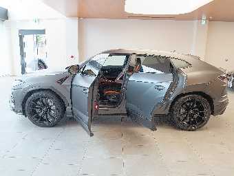 LAMBORGHINI URUS 2022 Image 21
