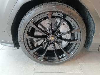 LAMBORGHINI URUS 2022 Image 25