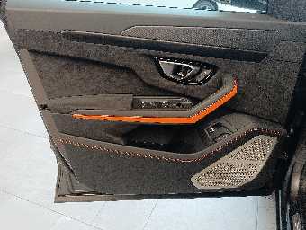 LAMBORGHINI URUS 2022 Image 34