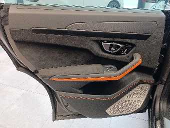 LAMBORGHINI URUS 2022 Image 35