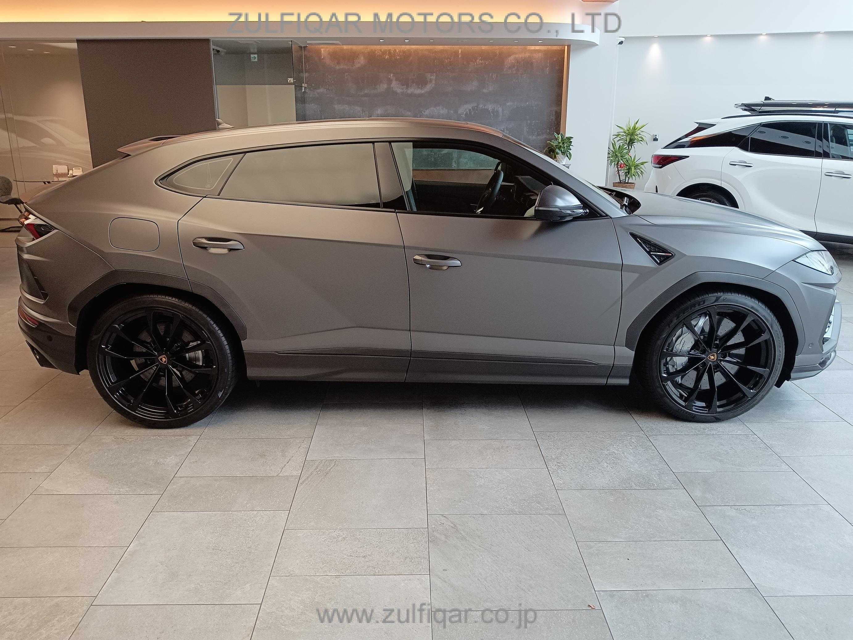 LAMBORGHINI URUS 2022 Image 7