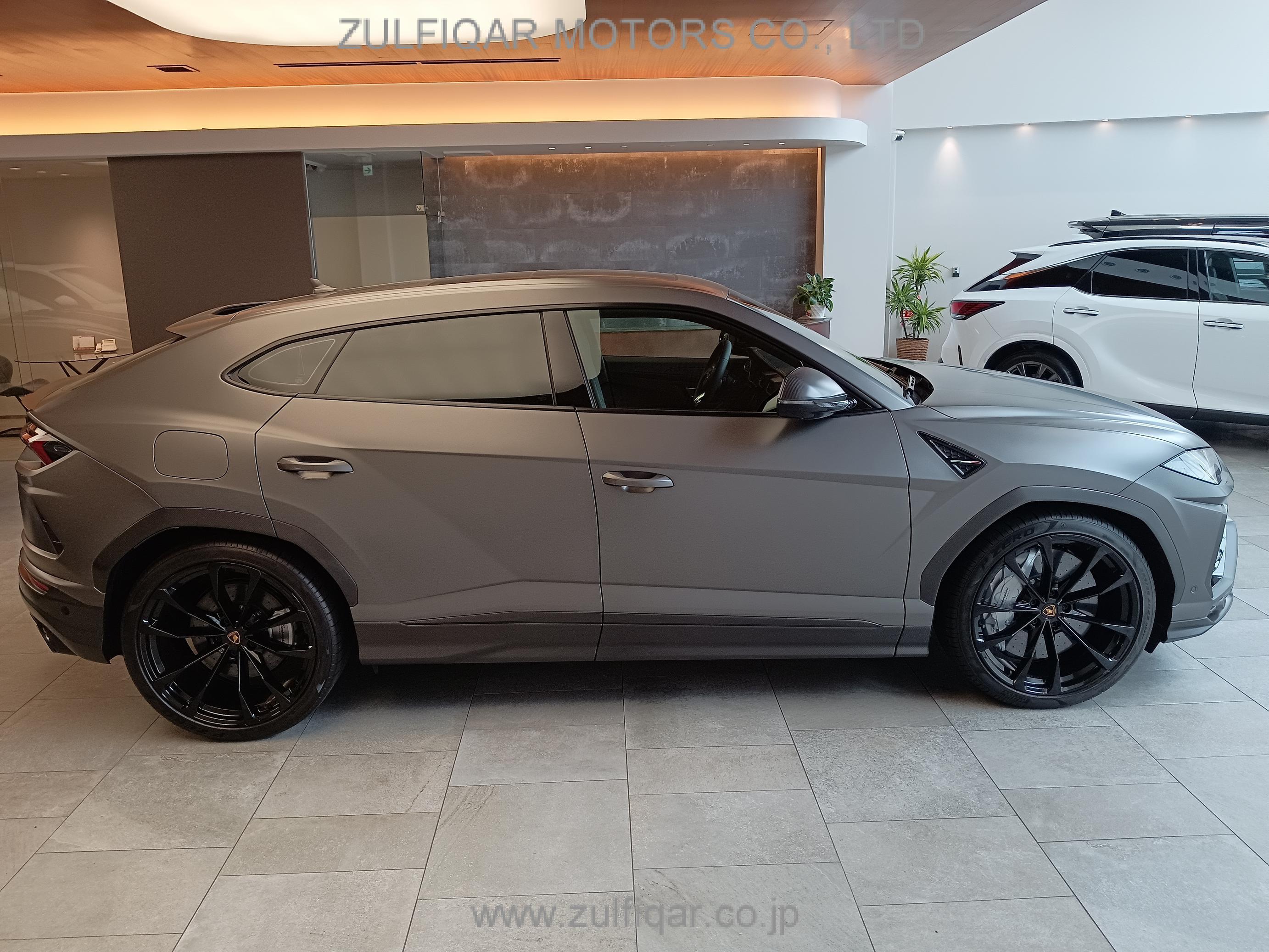 LAMBORGHINI URUS 2022 Image 8