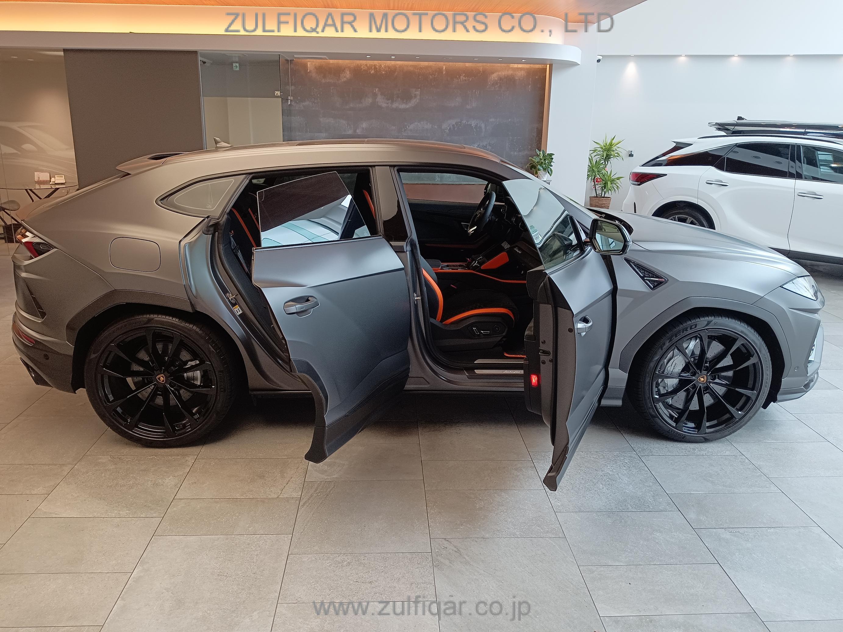 LAMBORGHINI URUS 2022 Image 10