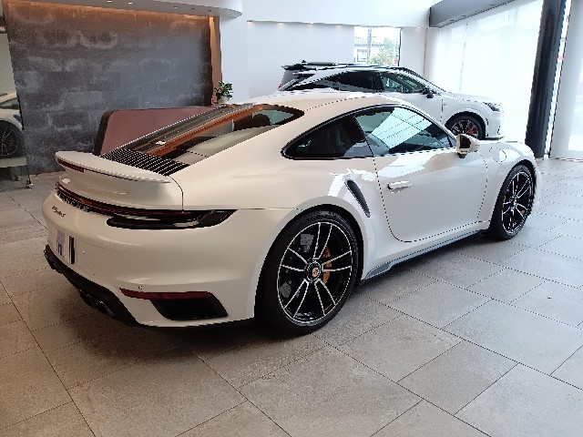 PORSCHE 911 2023 Image 19