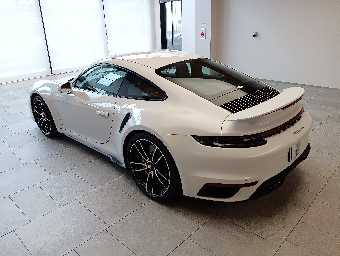 PORSCHE 911 2023 Image 18