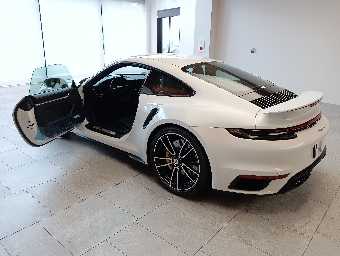 PORSCHE 911 2023 Image 19