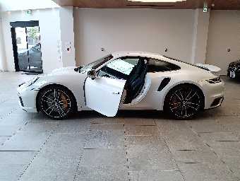 PORSCHE 911 2023 Image 21