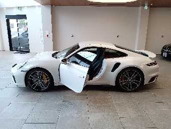PORSCHE 911 2023 Image 22