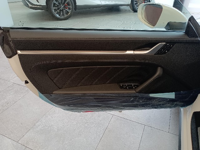 PORSCHE 911 2023 Image 39