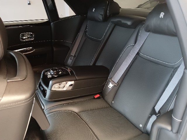 ROLLS ROYCE GHOST 2017 Image 40