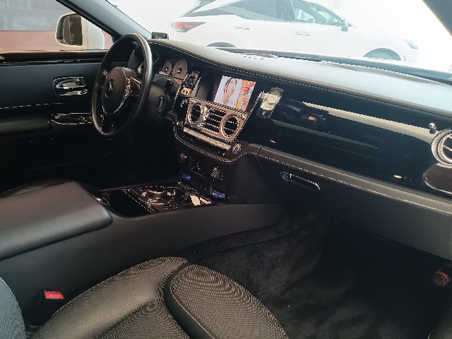 ROLLS ROYCE GHOST 2017 Image 43