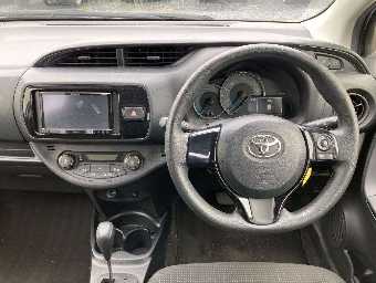 TOYOTA VITZ 2018 Image 6