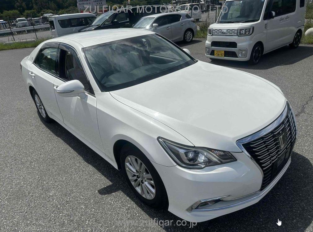 TOYOTA CROWN 2018 Image 19